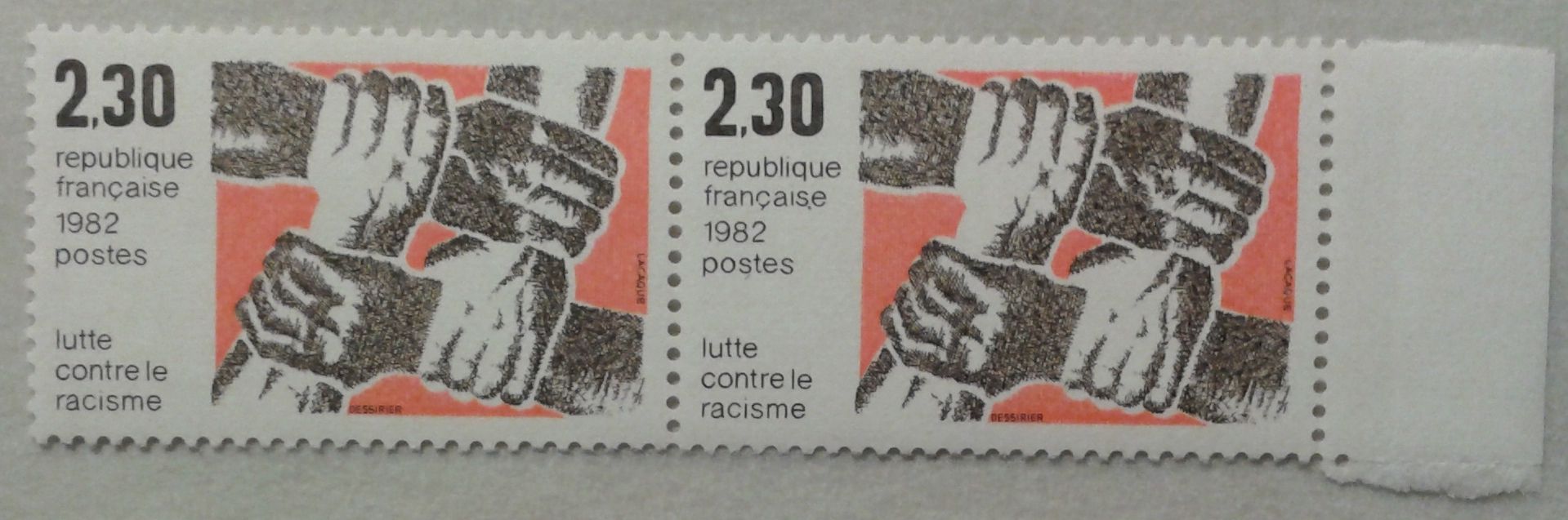 Bloc de 2 Timbres Paire Bord de Feuille France 1982 Yvert et Tellier n°2204 Lutte contre le racisme Neuf** Gomme Intacte
