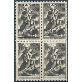 france 1943, très beau bloc 4 timbres neufs** luxe yvert 584, au profit du secours national.