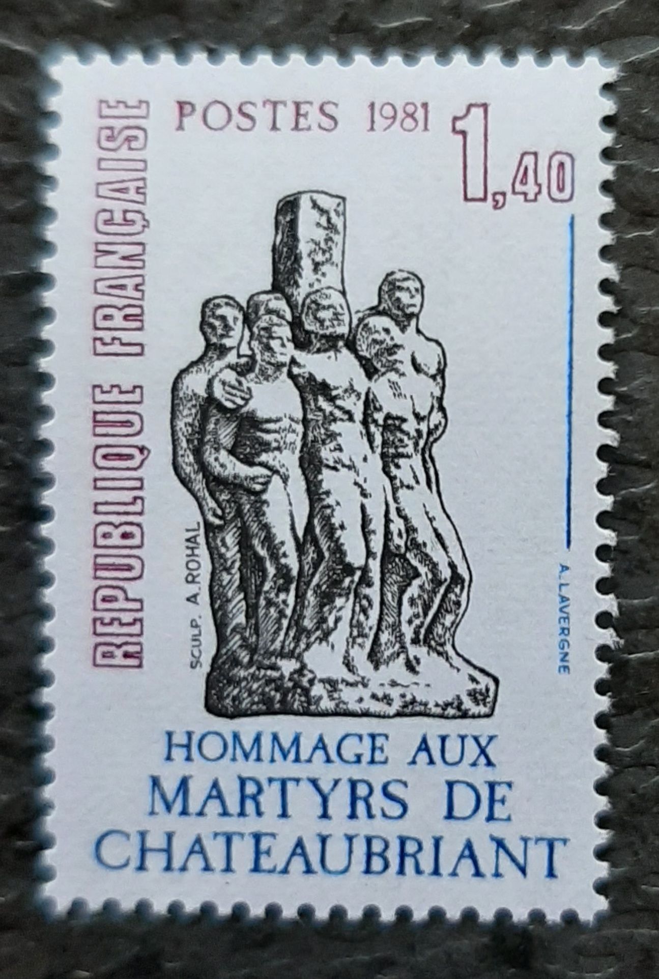 Timbre N° 2177 - Hommage aux martyrs de Châteaubriant - 1981