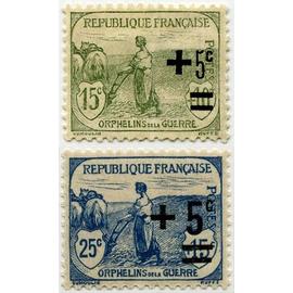 france 1922, beaux timbres yvert 164 et 165, au profit des orphelins de la guerre, timbres de 1917 y femme au labour avec chevaux et charrue, surchargés, neufs*