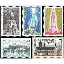 france 1978, très beaux timbres neufs** luxe yvert 1996 les gorges du verdon, 1997 le pont-neuf à paris, 1998 église de St Saturnin, 2002 abbaye de Fontevraud et 2010 Notre-Dame de lorette.