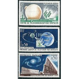 France 1962, série télécommunications, très beaux timbres neufs** luxe yvert 1360 centre de pleumeur bodou, 1361 première liaison de tel par satellite, 1362, radiotéléscope de Nançay.